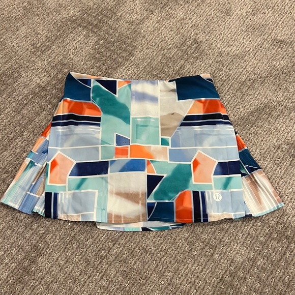 LULULEMON PEAK PLEAT SKIRT - Picture 2 of 7